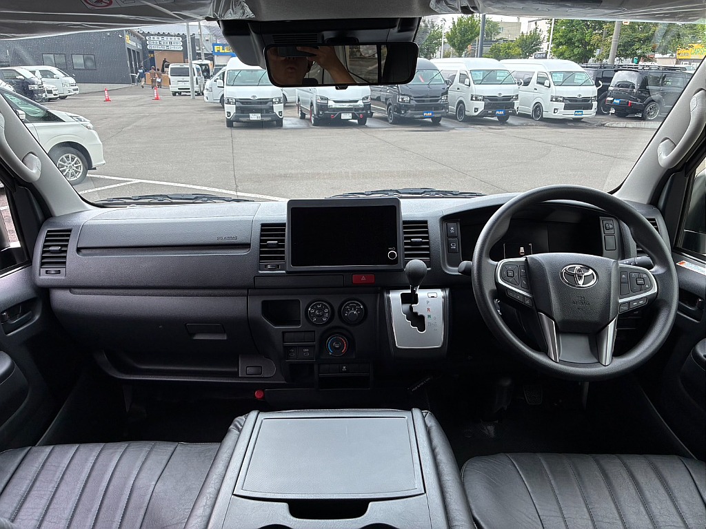 運転席も高級感アップ！