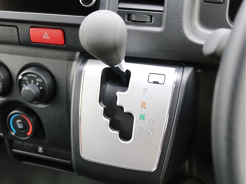 ＦＬＥＸグループは「すべての人に愛車を」をコンセプトに車種別に全国展開中！愛車と一緒に、ライフスタイルを充実させてもらいたいという思いで、ランクル仙台泉店では皆様のご要望になんでもお応えします♪
