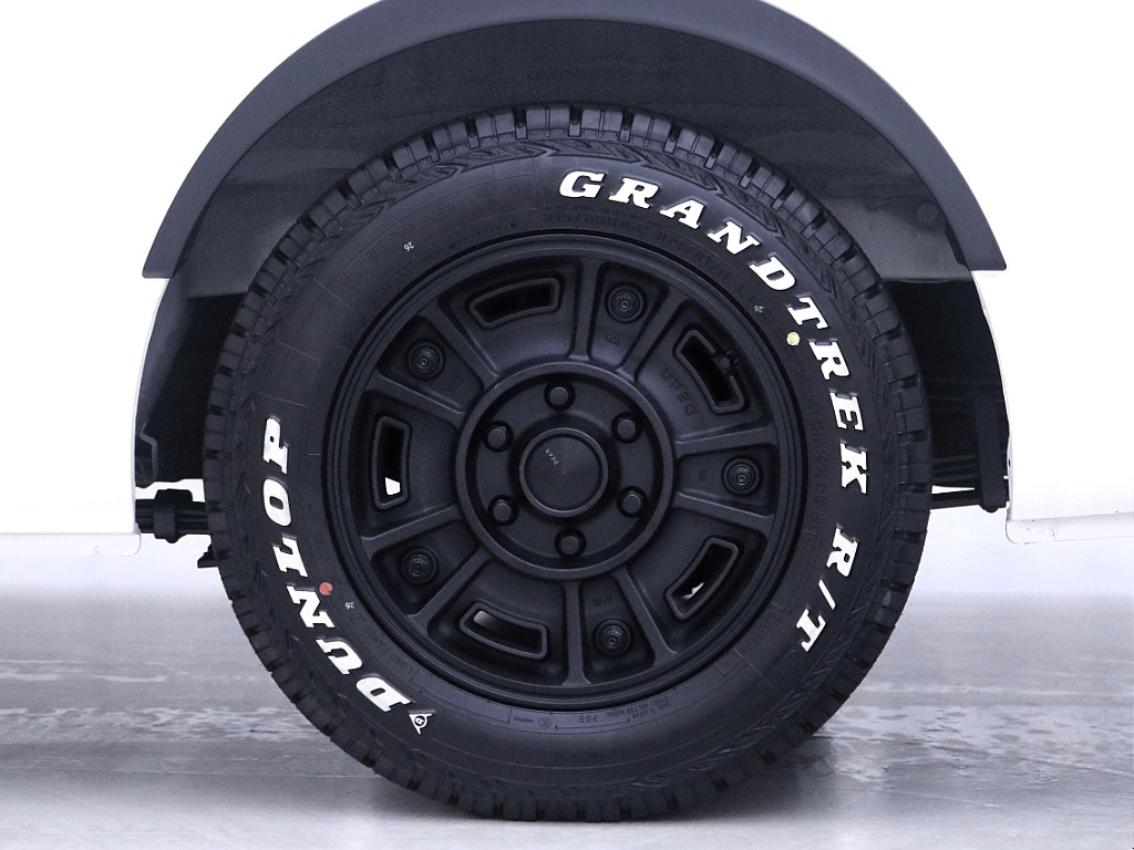ダンロップグラントレックタイヤ　×　FLEX　ネクサスクレストアルミホイール