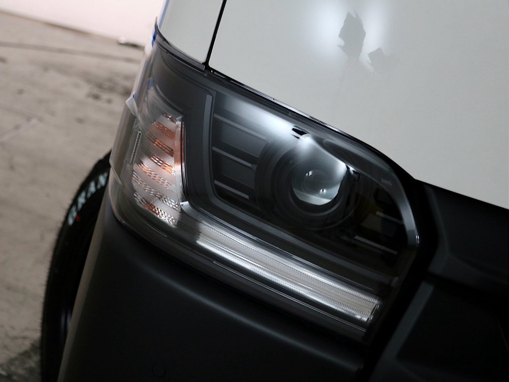 メーカーオプション　Ｂｉ－Ｂｅａｍ　ＬＥＤヘッドランプ！インナーブラック施工済み♪