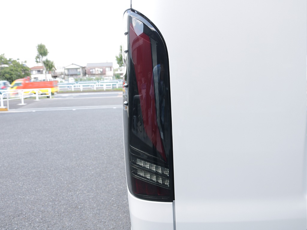 新車ダークプライムⅡ２８００ディーゼル４ＷＤブラックエディション入庫！オリジナル１６インチアルミ装備！新品オリジナルパーツ多数装備済み！！