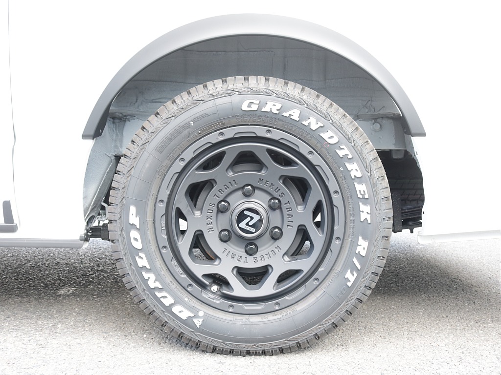 新車ダークプライムⅡ２８００ディーゼル４ＷＤブラックエディション入庫！オリジナル１６インチアルミ装備！新品オリジナルパーツ多数装備済み！！