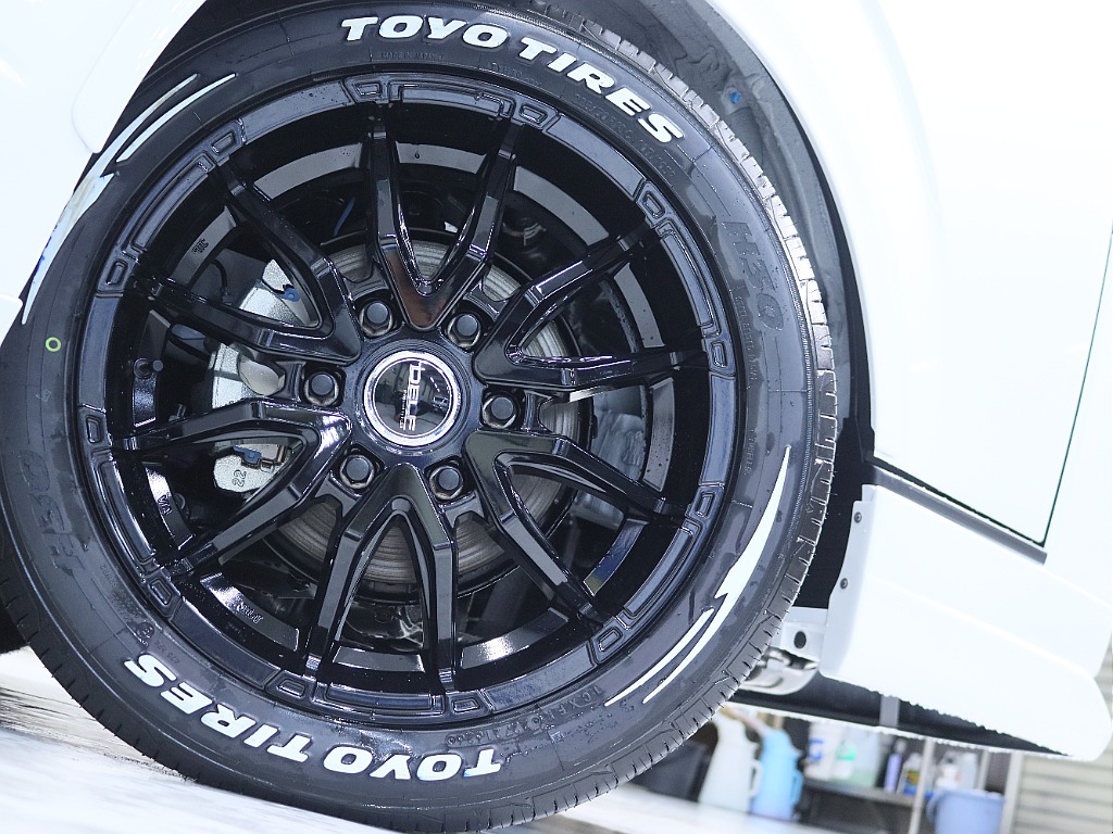 FLEXオリジナルDelf06　18インチアルミホイールTOYO　H30が装備されております♪