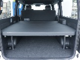 オリジナルベットキットタイプ２ベットキット搭載しておりますので車中泊も楽々できちゃいます♪