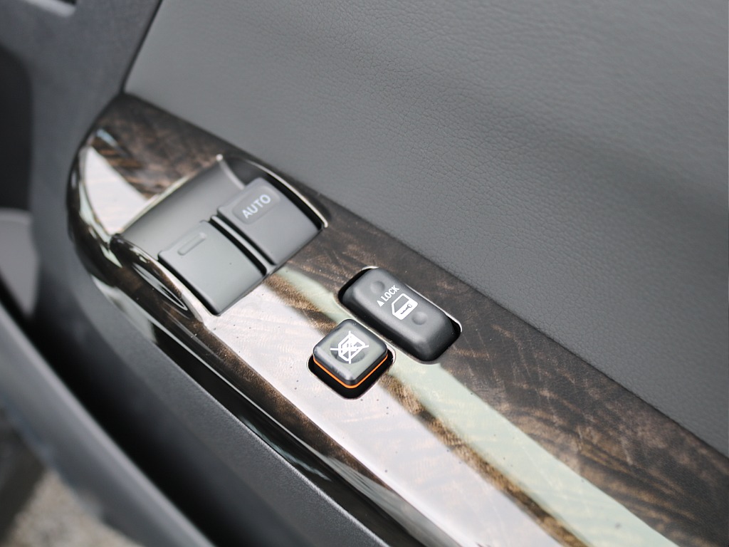 ＦＬＥＸグループは「すべての人に愛車を」をコンセプトに車種別に全国展開中！愛車と一緒に、ライフスタイルを充実させてもらいたいという思いで、ランクル仙台泉店では皆様のご要望になんでもお応えします♪