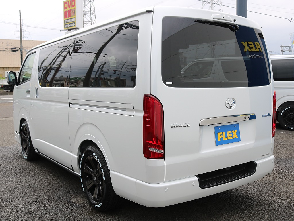 ＦＬＥＸグループは「すべての人に愛車を」をコンセプトに車種別に全国展開中！愛車と一緒に、ライフスタイルを充実させてもらいたいという思いで、ランクル仙台泉店では皆様のご要望になんでもお応えします♪