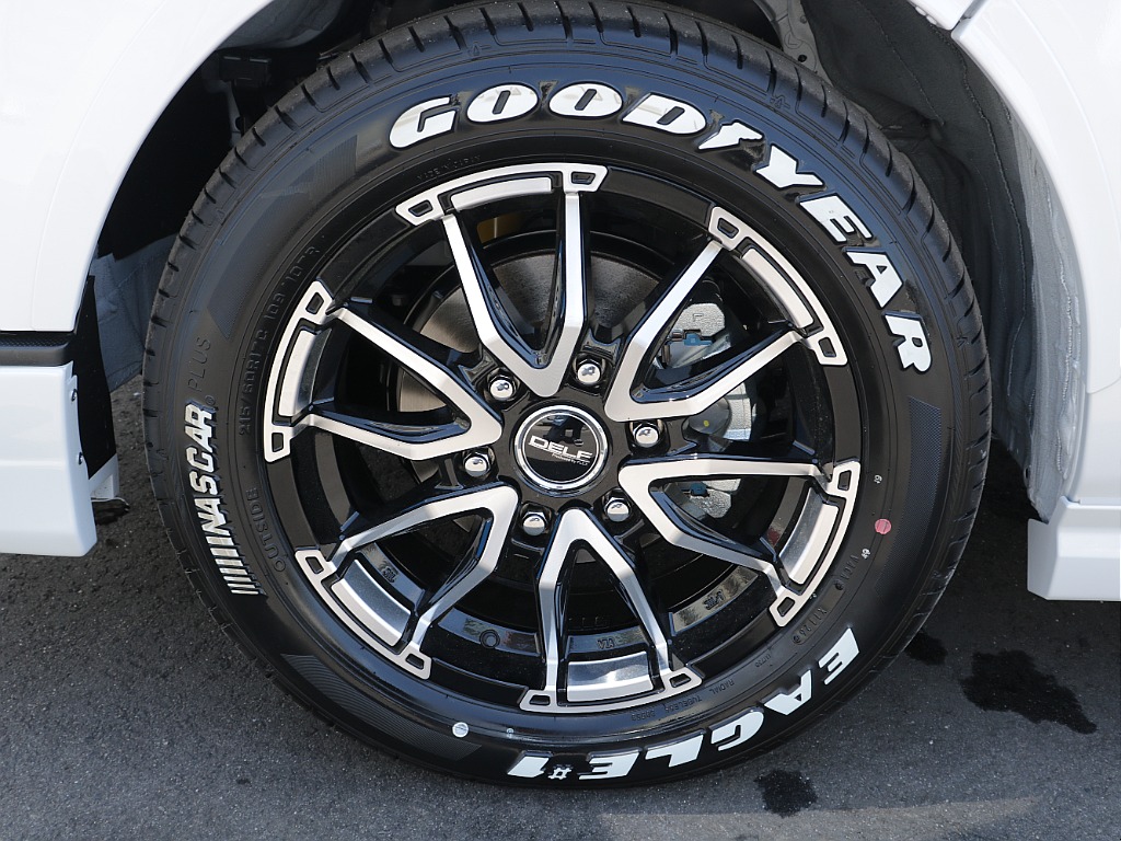 トヨタ ハイエースバン(35枚目)