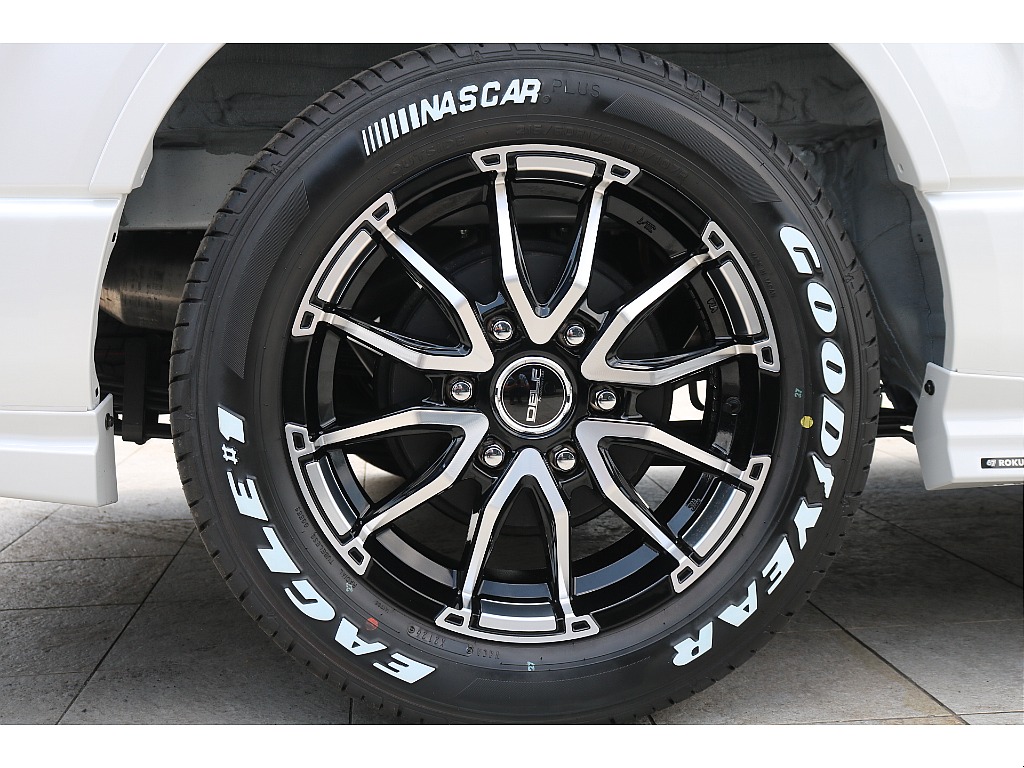 FLEX DELF06 17インチアルミ、グッドイヤー ナスカータイヤ！