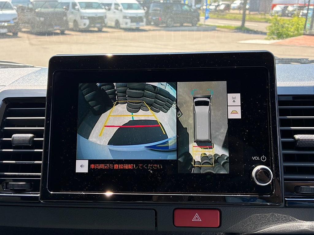 パノラミックビューモニターも標準装備！