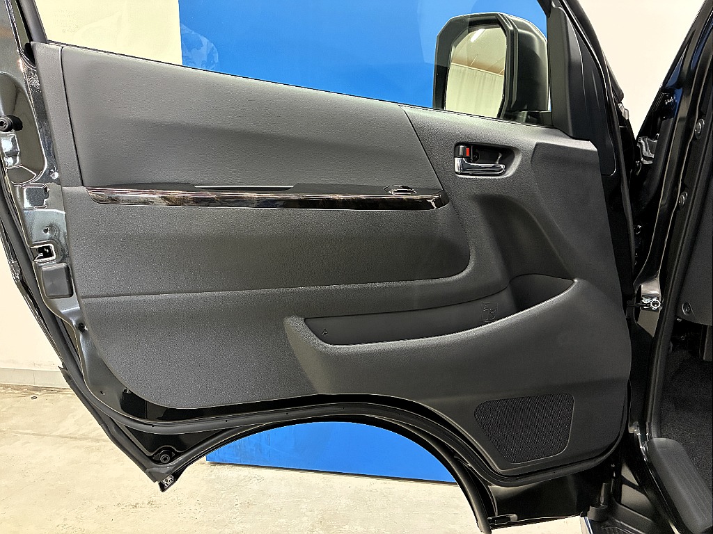 トヨタ&nbsp;ハイエースバン&nbsp;5D2.8DTスーパーGLダークプライムⅡL 4WD&nbsp;パーキングサポート 7/31着&nbsp;北海道の詳細画像&nbsp;その17