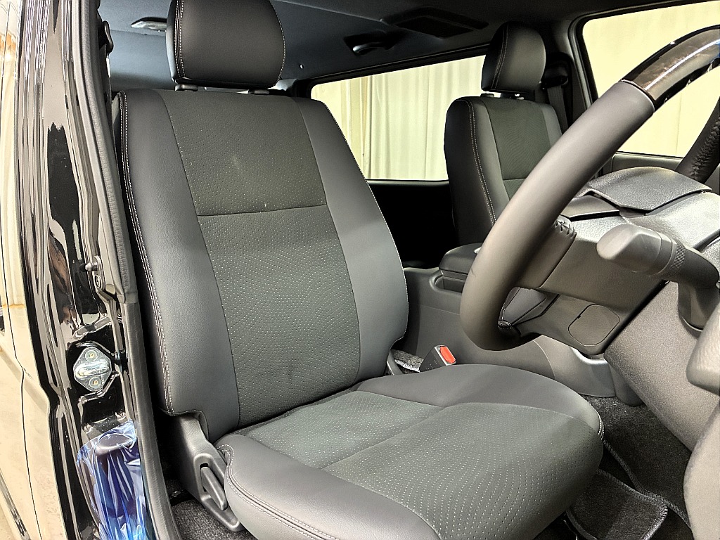 トヨタ&nbsp;ハイエースバン&nbsp;5D2.8DTスーパーGLダークプライムⅡL 4WD&nbsp;パーキングサポート 7/31着&nbsp;北海道の詳細画像&nbsp;その18