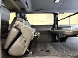 跳ね上げて荷室も広々空間♪