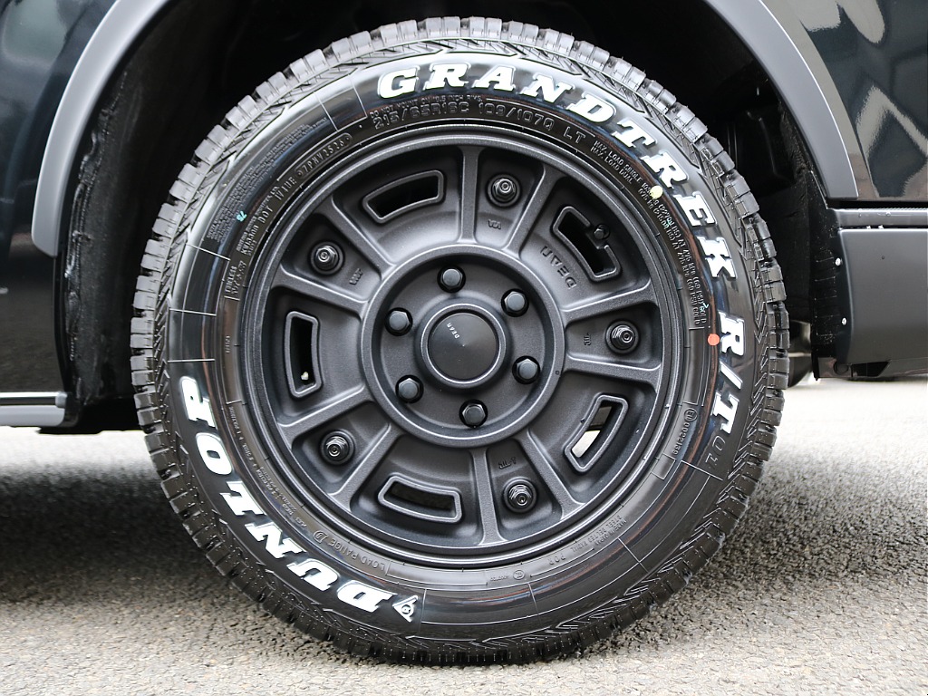 足元はDEAN BJMEXICAN16インチAWにGRAND TREKタイヤを装着済み♪
