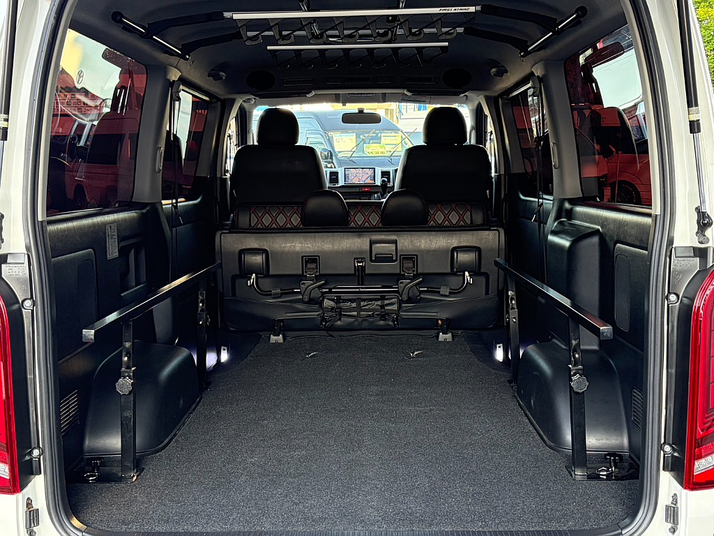 トヨタ&nbsp;レジアスエース&nbsp;5D3.0DTスーパーGLダークプライムL 4WD&nbsp;【FLEXエアロ】【WALD】&nbsp;北海道の詳細画像&nbsp;その12