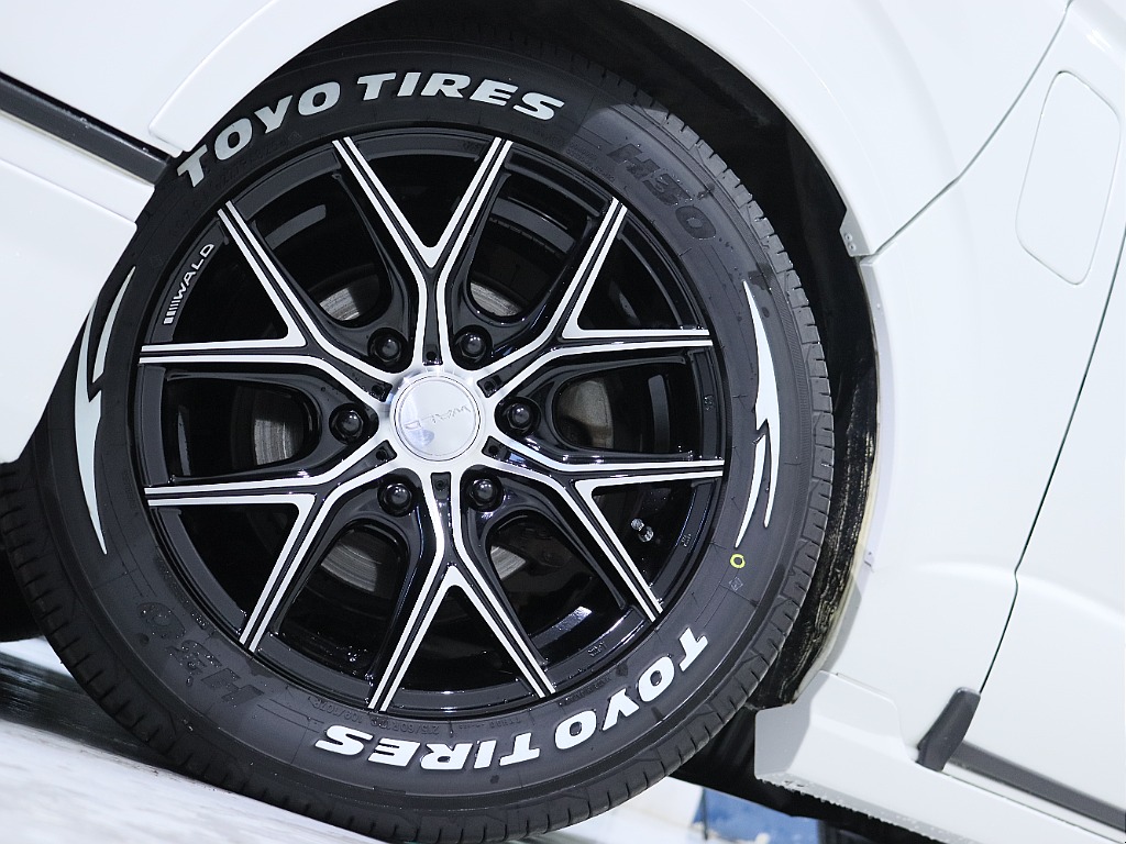 トヨタ&nbsp;レジアスエース&nbsp;5D3.0DTスーパーGLダークプライムL 4WD&nbsp;【FLEXエアロ】【WALD】&nbsp;北海道の詳細画像&nbsp;その8