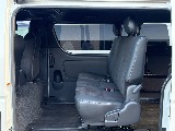 ２列目シートにはスライドレールを搭載！