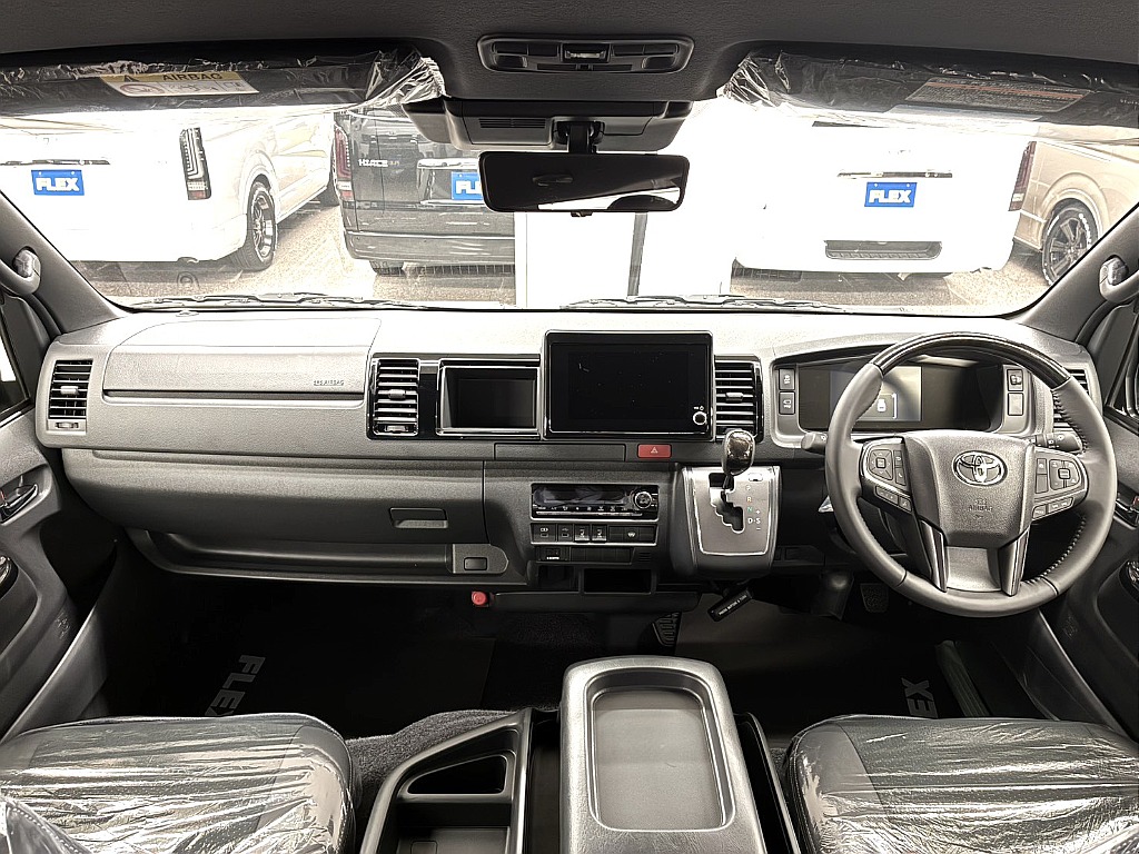 9型ハイエースはシートヒーター付き♪