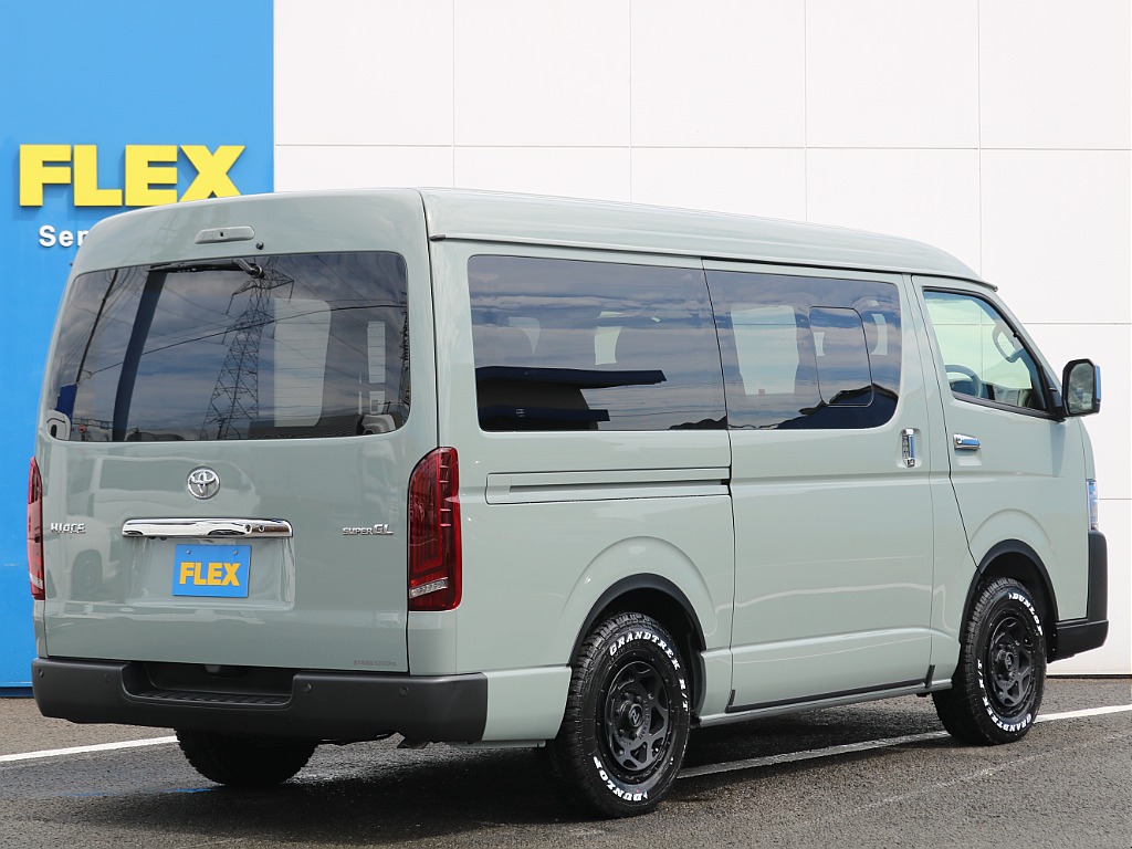ランドクルーザーやハイエースなどを常時40台以上展示！お客様のニーズにあった最適なお車をご提案させていただきます。ご来店の際はお気軽にお問合わせください！