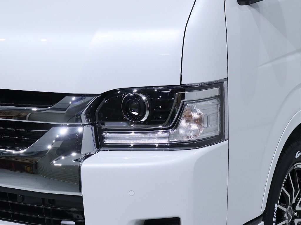 Bi-Beam　LEDヘッドライト付き！9型が入庫致しました♪