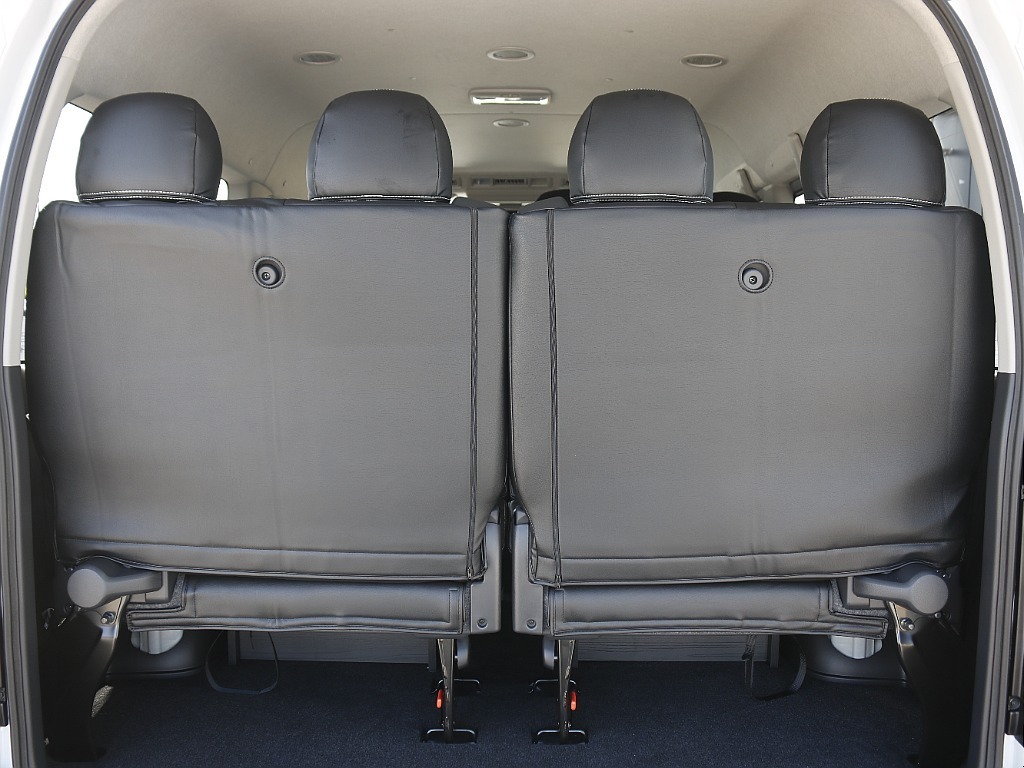 北海道～沖縄まで日本全国、遠方納車大歓迎です！現車確認が難しいお客様もご安心ください！お客様の目線に合わせ、お車のコンディション、装備品を細部までお伝えいたします！もちろん、ご自宅納車ＯＫです！