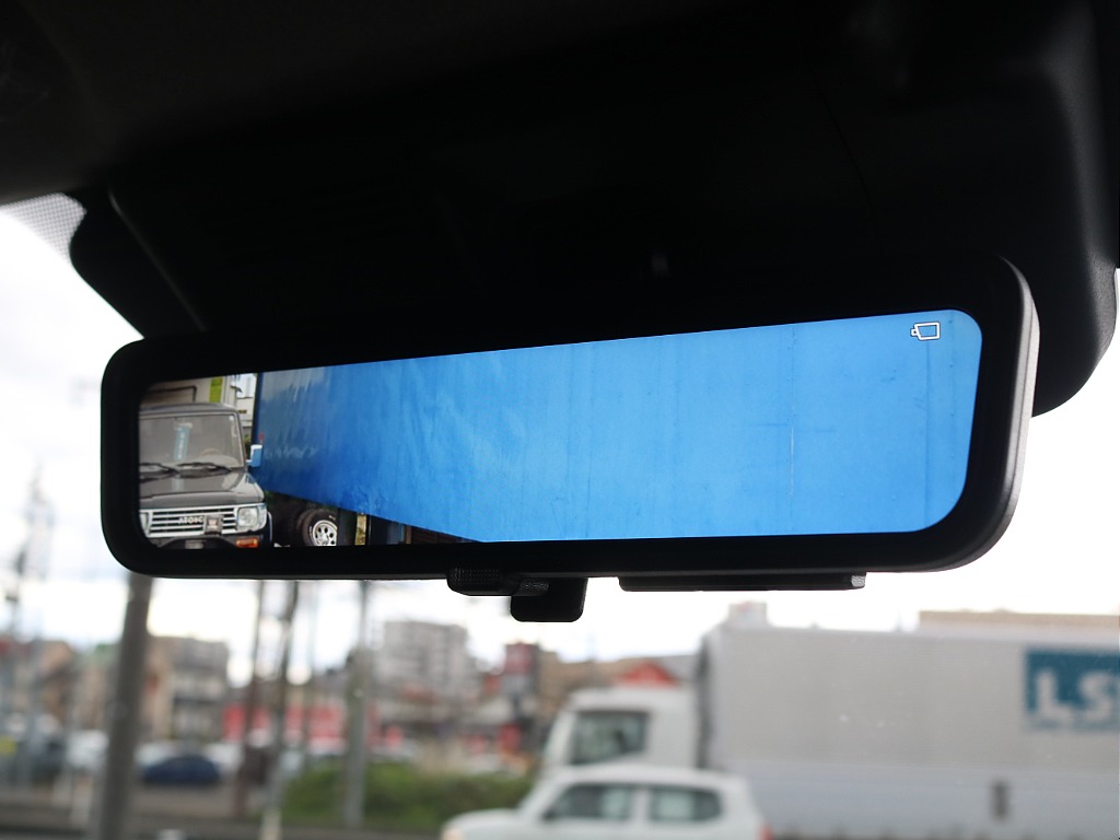 ＦＬＥＸグループは「すべての人に愛車を」をコンセプトに車種別に全国展開中！愛車と一緒に、ライフスタイルを充実させてもらいたいという思いで、ランクル仙台泉店では皆様のご要望になんでもお応えします♪