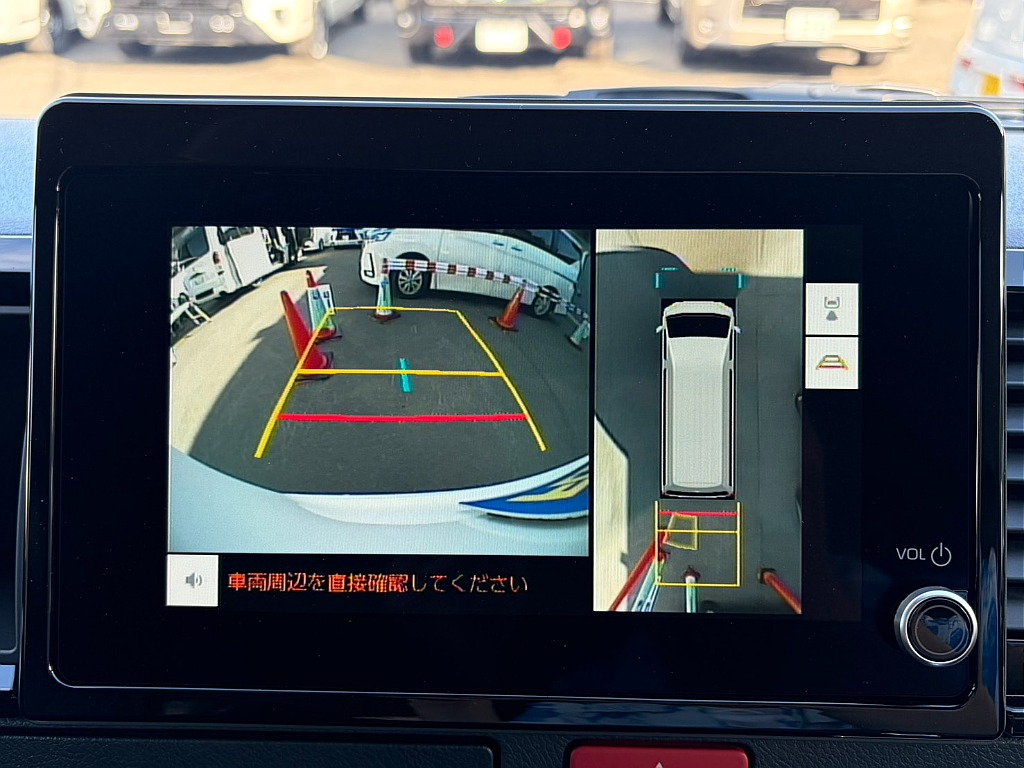 パノラミックビューモニターも標準装備！