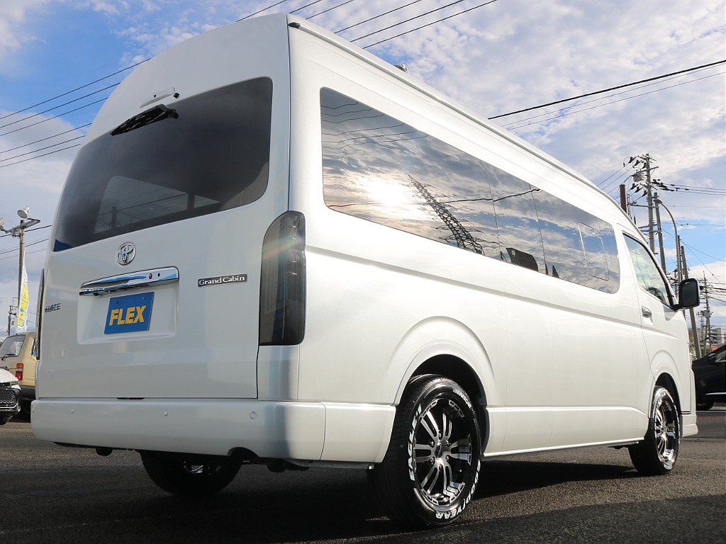 ＦＬＥＸグループは「すべての人に愛車を」をコンセプトに車種別に全国展開中！愛車と一緒に、ライフスタイルを充実させてもらいたいという思いで、ランクル仙台泉店では皆様のご要望になんでもお応えします♪