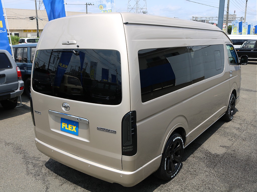 ＦＬＥＸグループは「すべての人に愛車を」をコンセプトに車種別に全国展開中！愛車と一緒に、ライフスタイルを充実させてもらいたいという思いで、ランクル仙台泉店では皆様のご要望になんでもお応えします♪