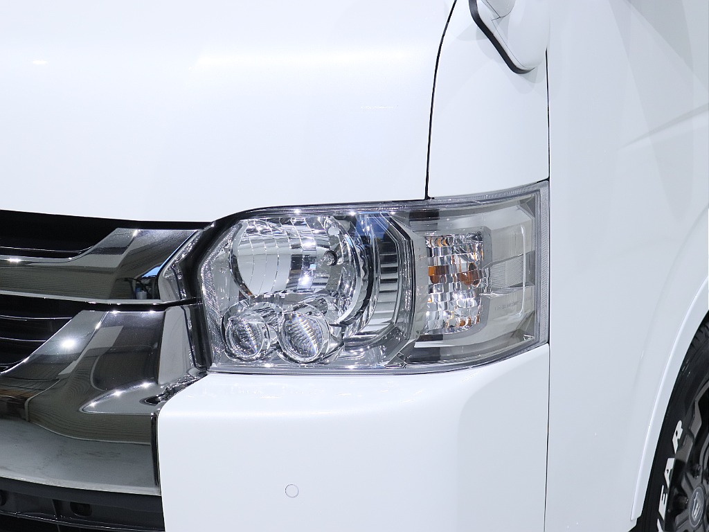 LEDヘッドライト付き！