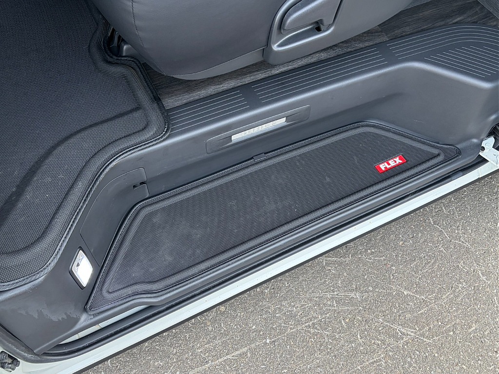 ステップマット付き！