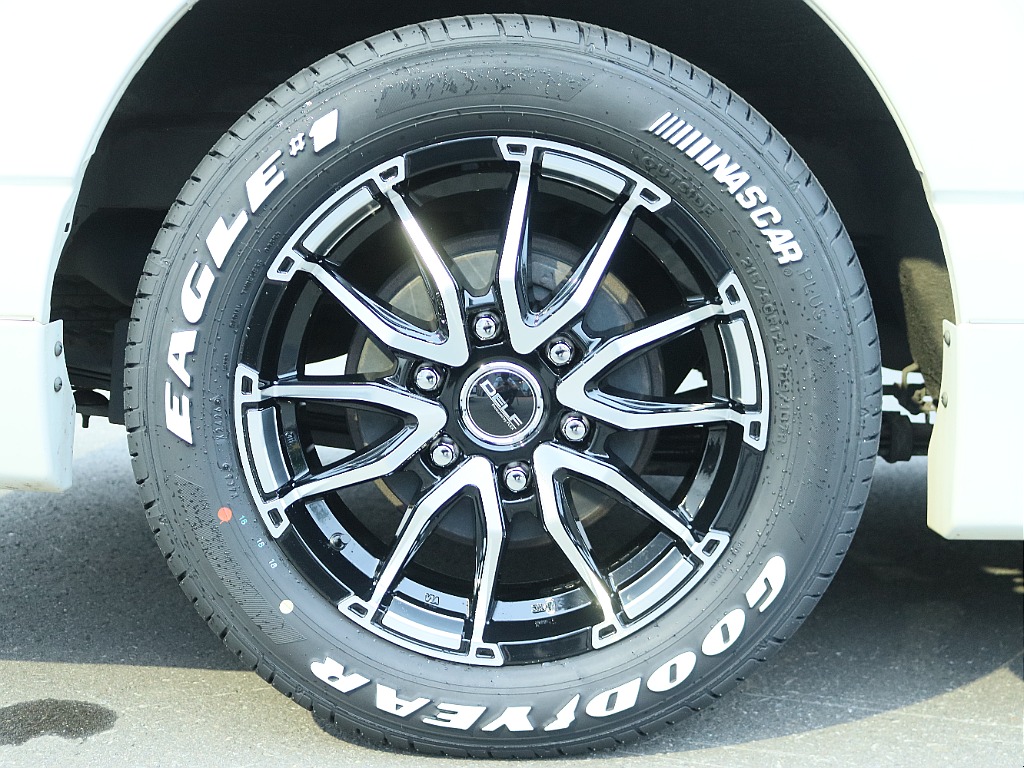 Delf06×グッドイヤーナスカー組みです！