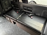 横向き6名乗車となっております♪