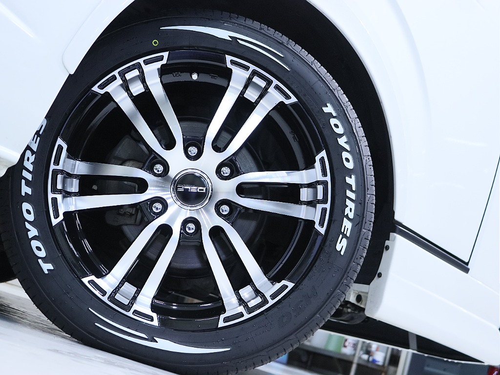 トヨタ&nbsp;ハイエースバン&nbsp;4ドアバン2.8DT DXワイドSロングHRGL4WD&nbsp;【スーパーロング】【ベットキット】&nbsp;北海道の詳細画像&nbsp;その11