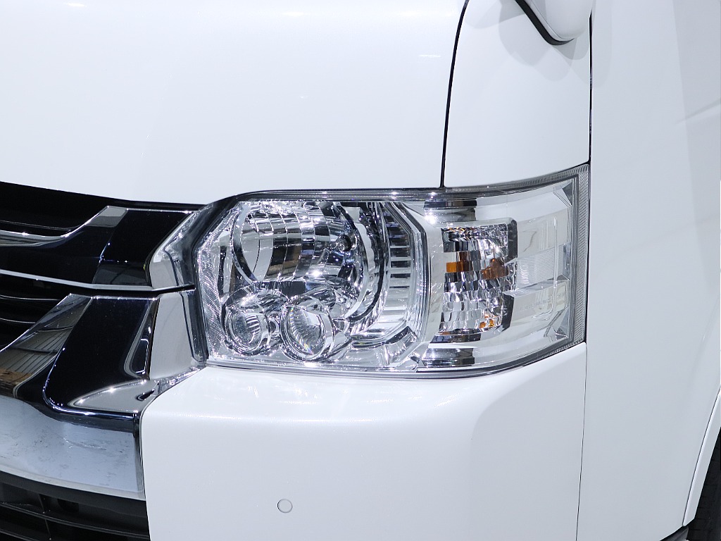 LEDヘットライト付きで暗い道などでも明るく照らしてくれるので安心して運転していただけます♪