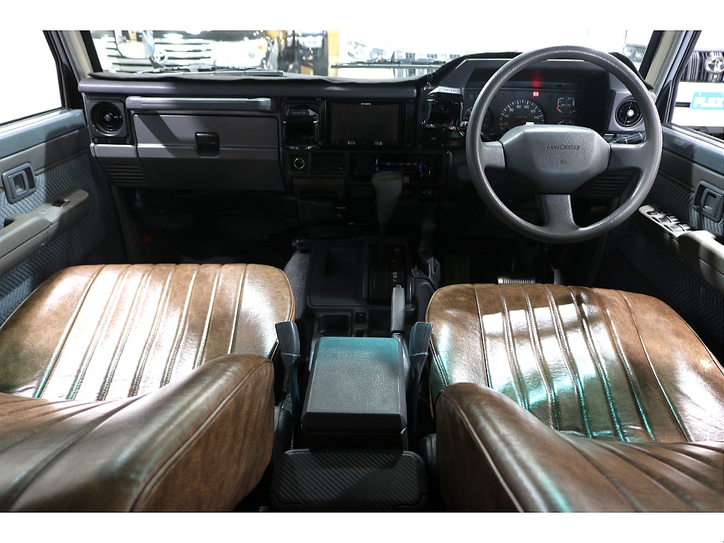 トヨタ ランドクルーザー70 4.2 ZX ディーゼル 4WD（価格:439.8万円 