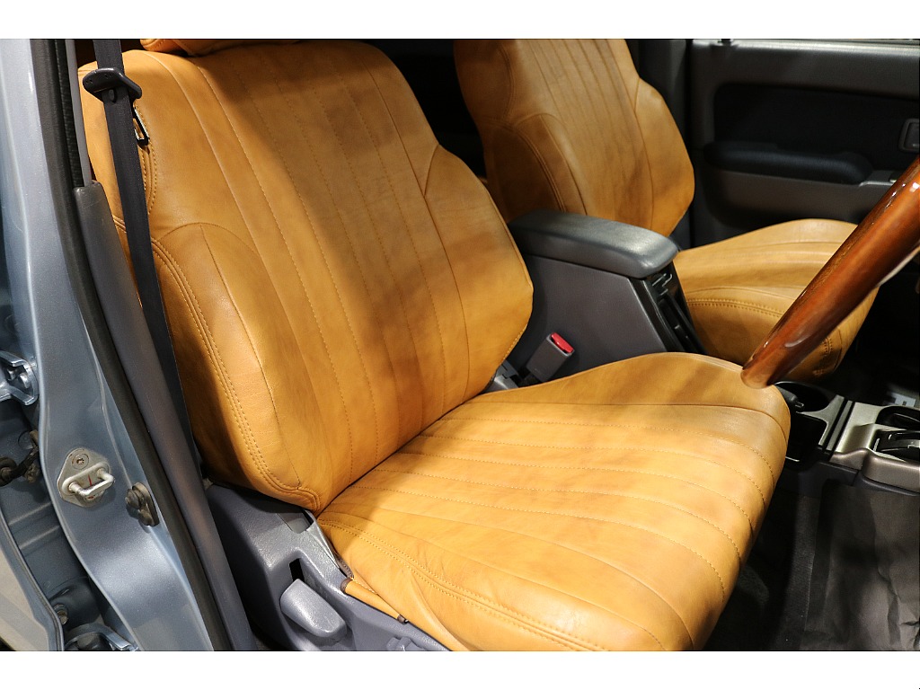 トヨタ ハイラックスサーフ 2.7SSR-X Vセレクション 4WD ライトブルーメタリック ナローボディ 栃木県の詳細画像 その6