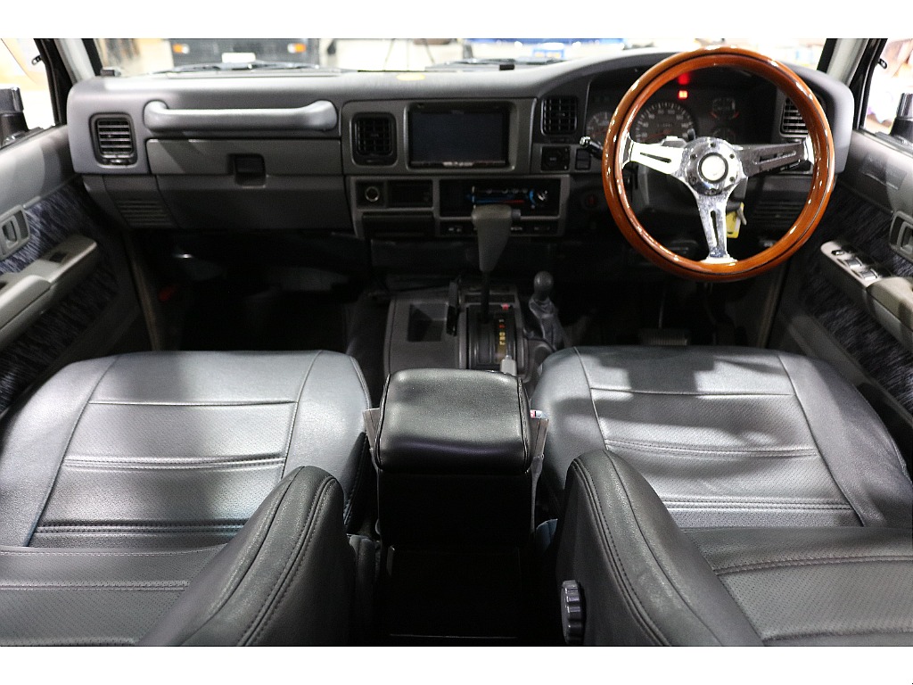 トヨタ ランドクルーザープラド プラド5ドア3.0DT SXワイド 4WD 買取直販 ブラックオールP 栃木県の詳細画像 その3