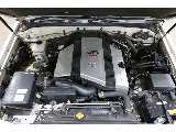 V8ってだけで車の価値を高める。