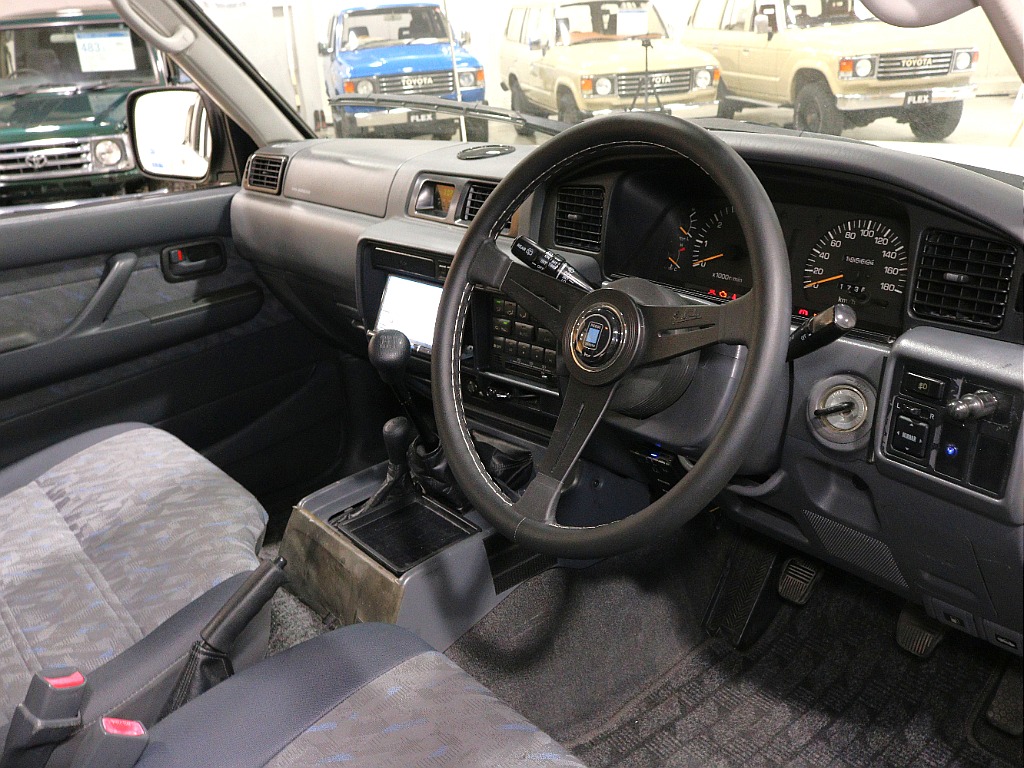 運転席に乗り込む視点に近いよう撮影に注力。