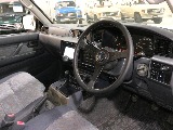 運転席に乗り込む視点に近いよう撮影に注力。