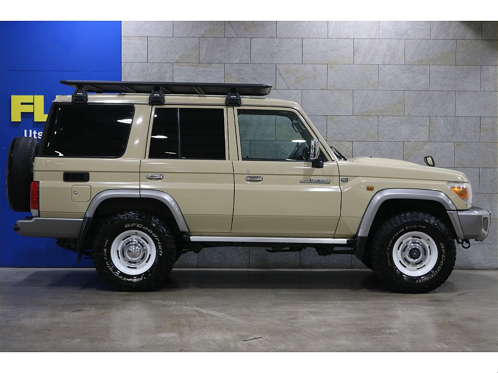 トヨタ ランドクルーザー70(5枚目)