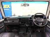 トヨタ ランドクルーザー70(2枚目)