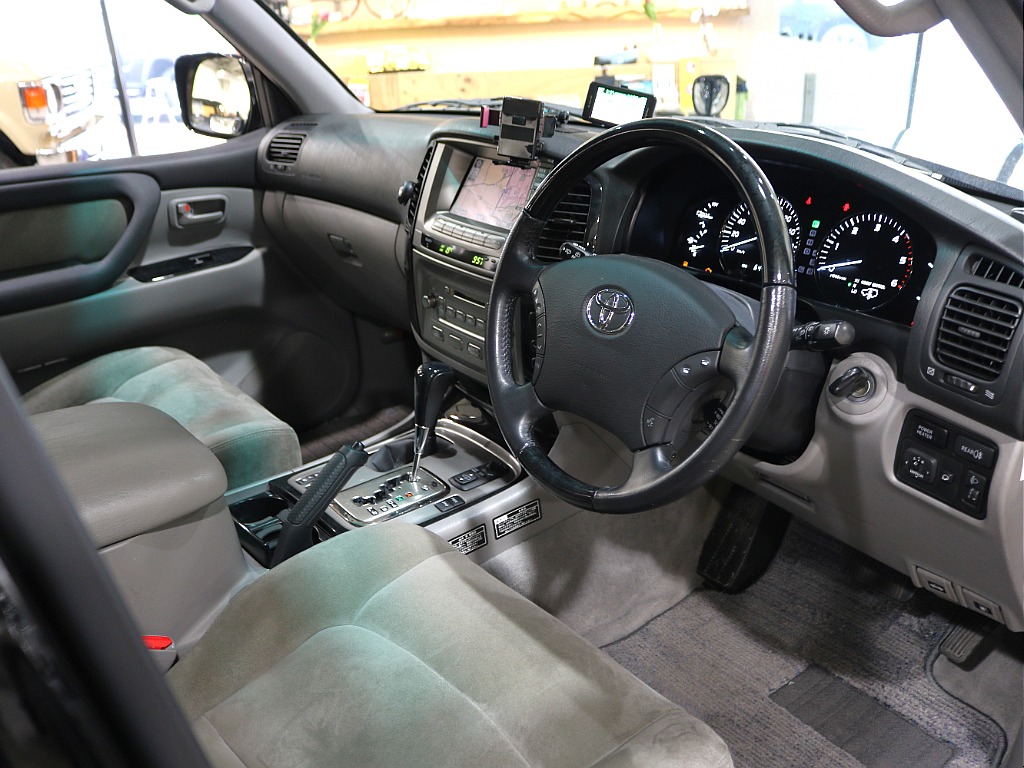 運転席に乗り込む視点に近いよう撮影に注力。