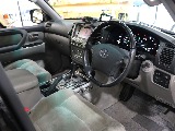 運転席に乗り込む視点に近いよう撮影に注力。