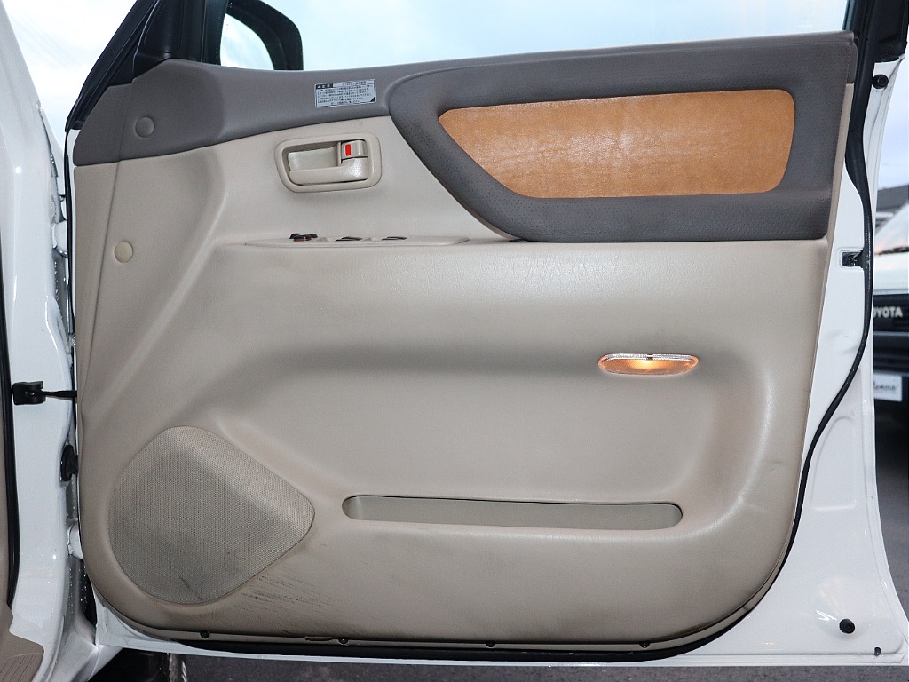 内張りも同様キャメルシート施工済み！