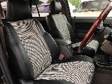 千鳥柄のシートカバーも新品装備。