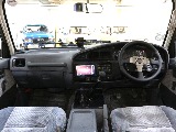 運転席周りを後部座席から見ているような視点になればと撮影に注力いたしました。お客様が実物を見ているような感覚になれば幸いです。