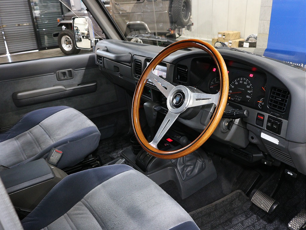 運転席に乗り込む視点に近いよう撮影に注力。