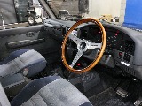 運転席に乗り込む視点に近いよう撮影に注力。