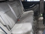 後部座席に乗り込んだ際の視点をイメージして撮影いたしました。